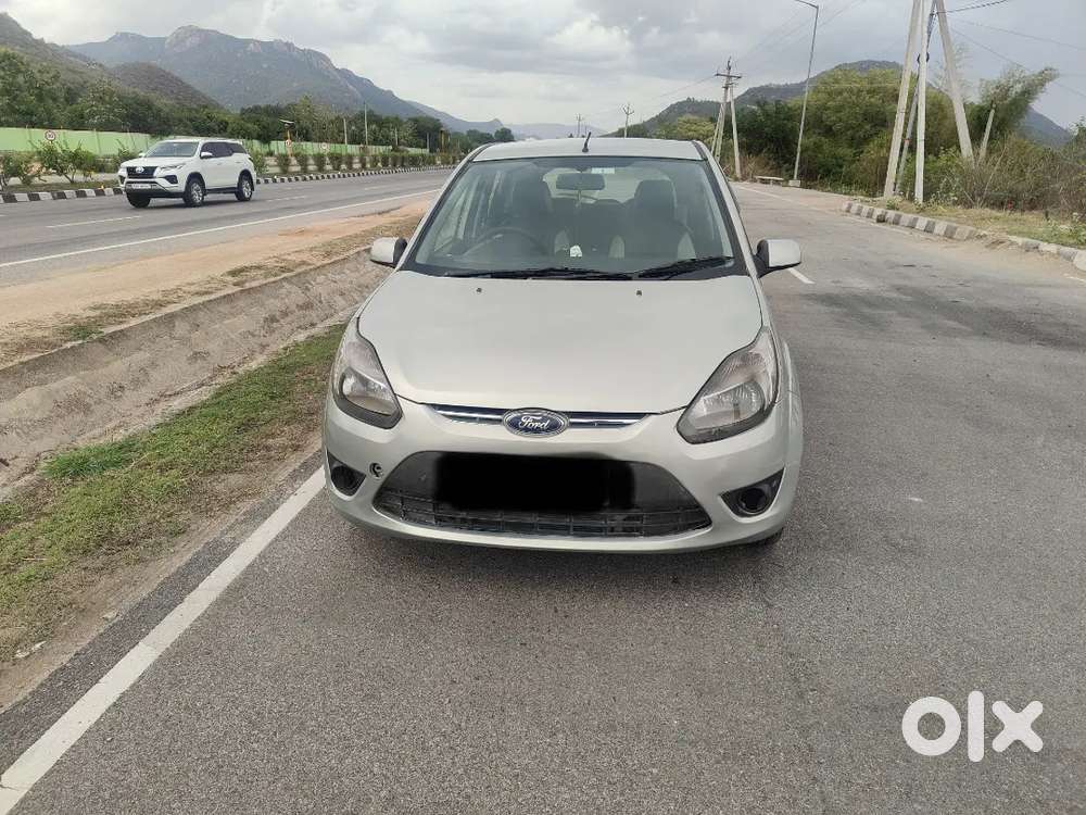 Ford Figo 1.4 Titanium 2011