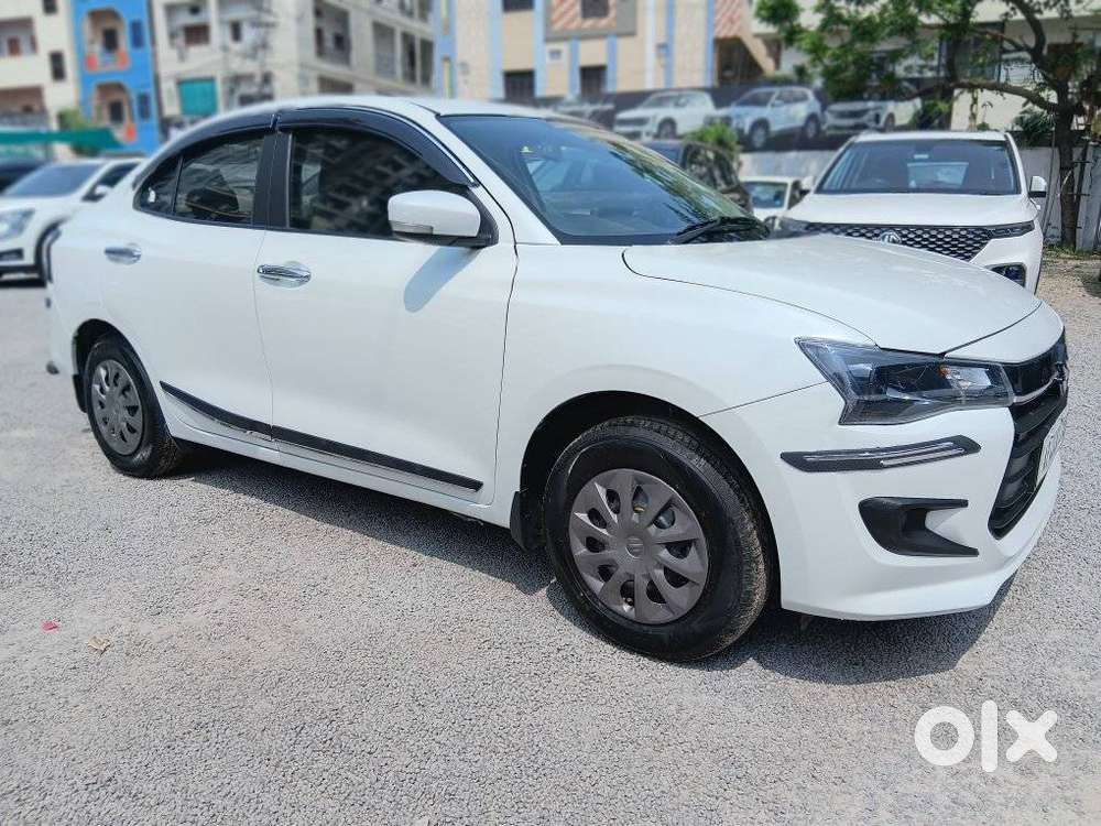 Maruti Suzuki Swift Dzire Vxi Optional, 2024, Petrol