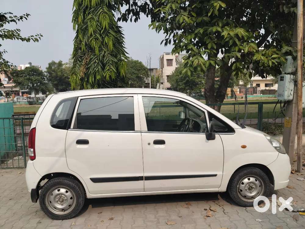 Maruti Suzuki Zen Estilo 2011