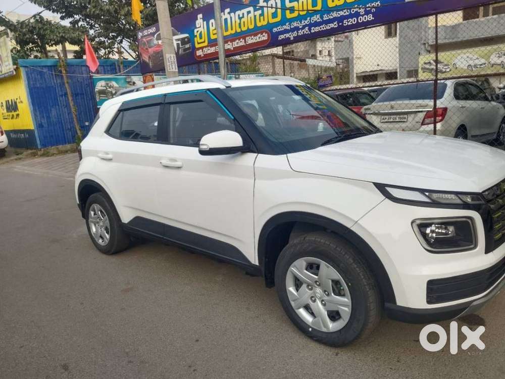 Hyundai Venue S Plus Mt 1.2 Kappa, 2022, Petrol