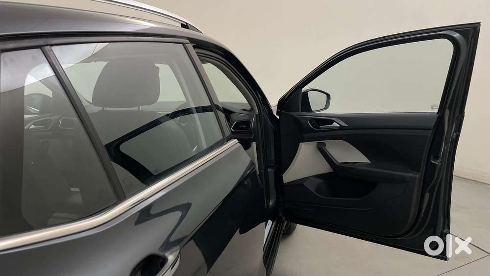 Volkswagen Taigun Topline 1.0 Tsi At (electric Seats), 2022, Petrol