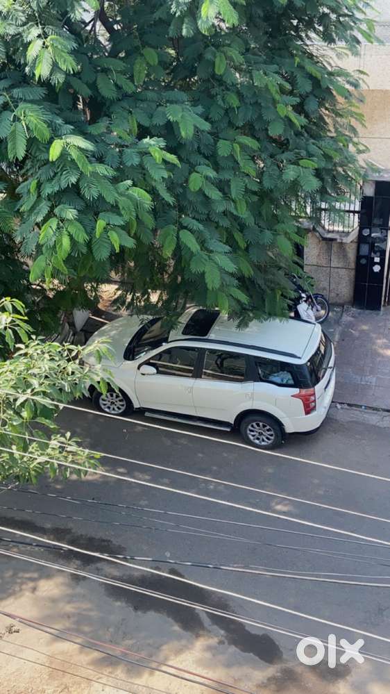 Mahindra Xuv500 W8 Fwd Bs4 Diesel Manual  Panoramic Sunroof Familysuv
