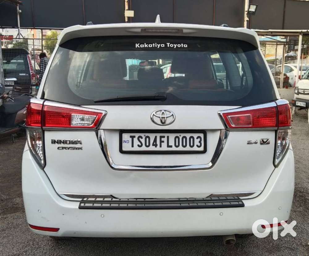 Toyota Innova Crysta 2.4 V 8 Str, 2023, Diesel