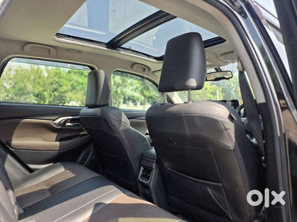 Toyota Urban Cruiser Hyryder 1.5 V Hybrid, 2025, Cng & Hybrids
