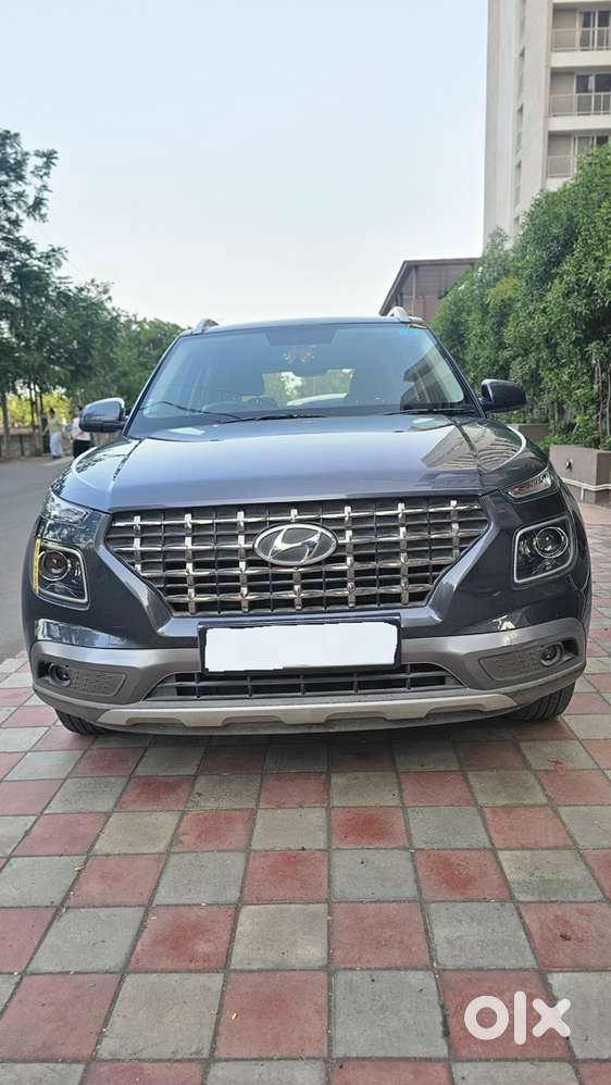 Hyundai Venue Petrol Automatic 2021