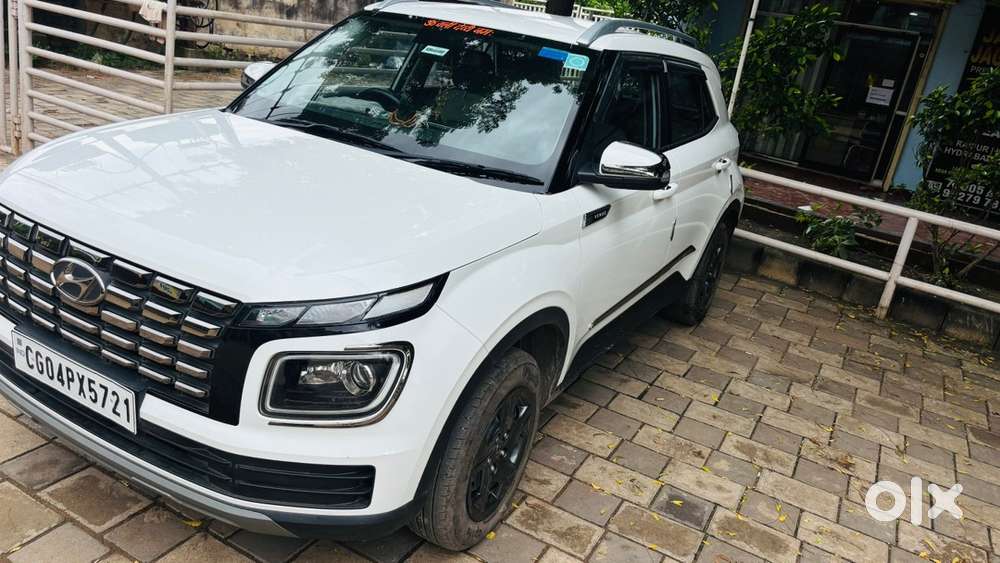 Hyundai Venue Petrol 2024