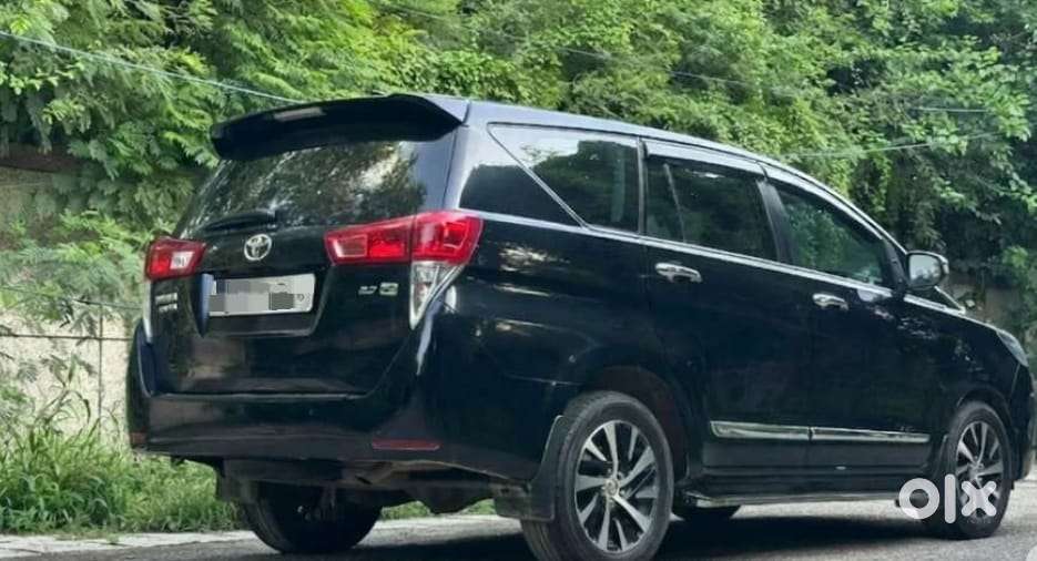 Toyota Innova Crysta 2.7 Zx At, 2022, Petrol