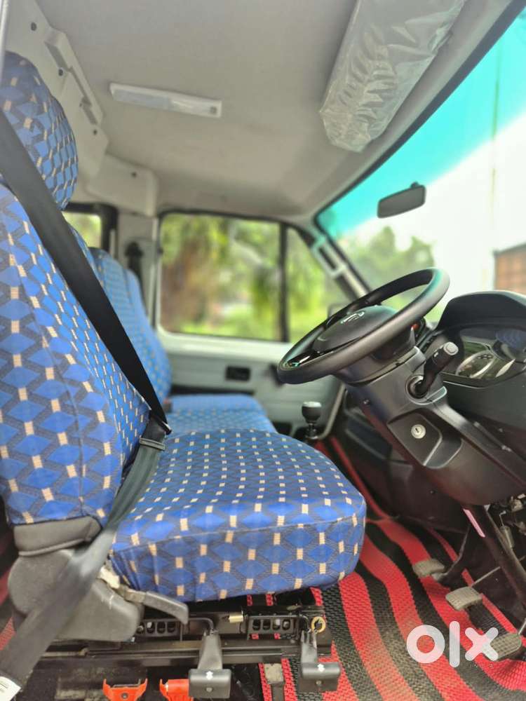 Tata Winger Luxury - Flat Roof (ac), 2026, Diesel