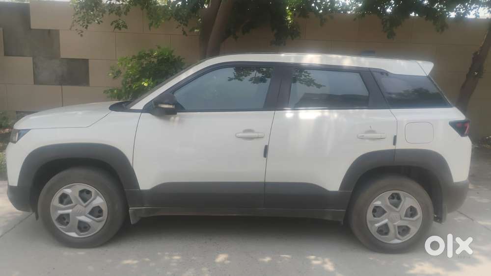 Maruti Suzuki Brezza 1.5 Lxi Smart Hybrid, 2023, Petrol