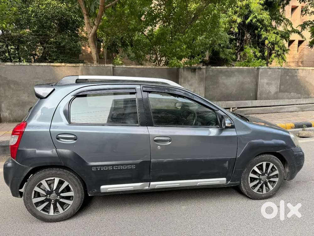 Toyota Etios Cross 2014  G Petrol  Top Model  Cng On Paper