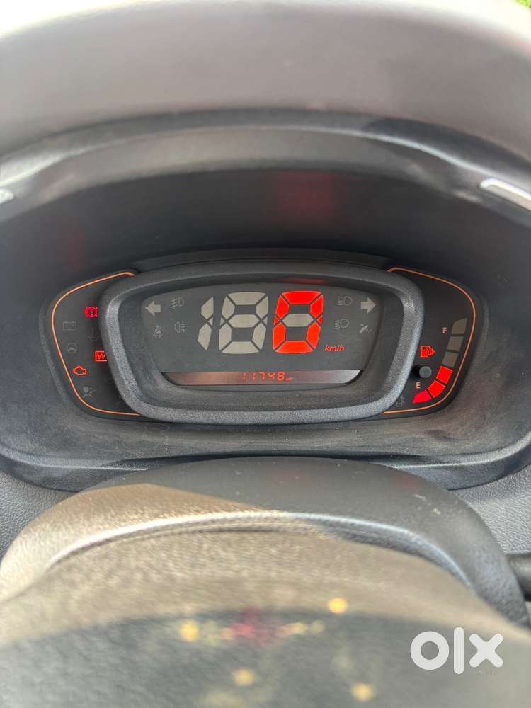 Renault Kwid Petrol Manual 2017