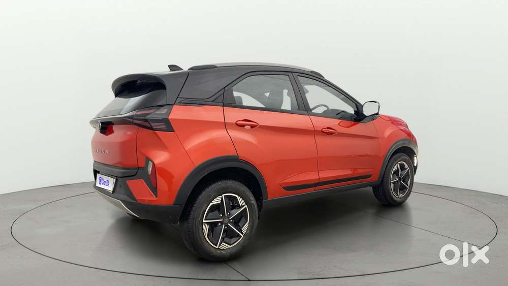 Tata Nexon Fearless Plus S Purple 1.5 Revotorq Diesel 6amt Dual Tone..