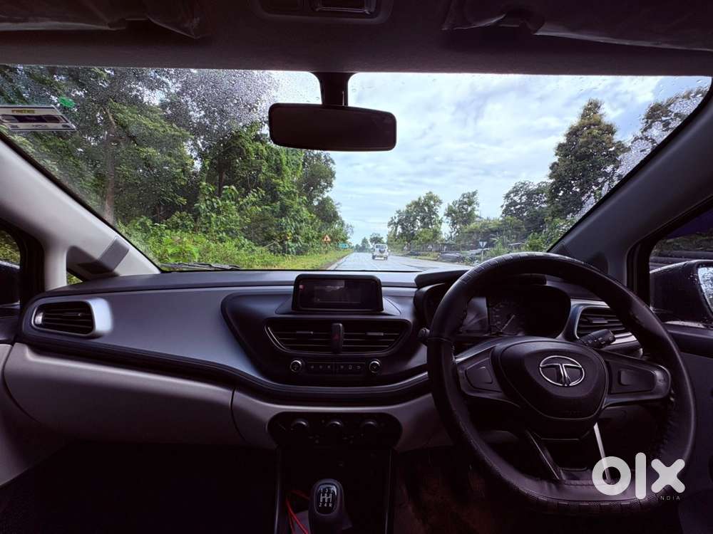 Tata Altroz Petrol 2022