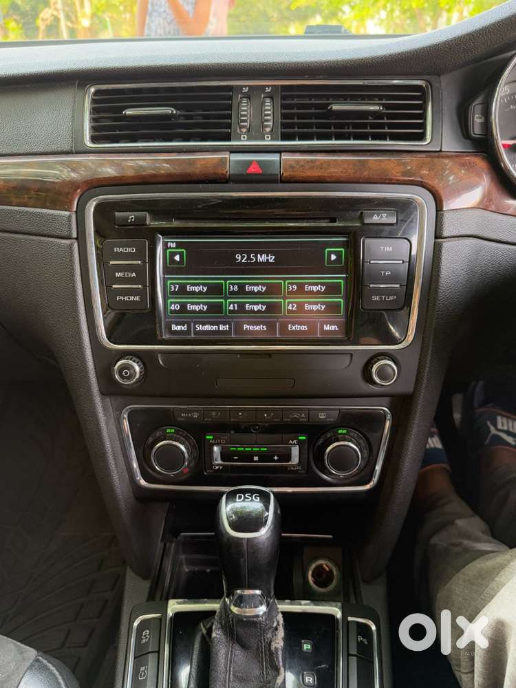 Skoda Superb Diesel 2015 With Company Service Record