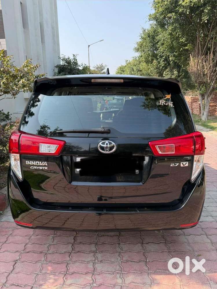 Toyota Innova Crysta 2022 Petrol 26000 Km Driven