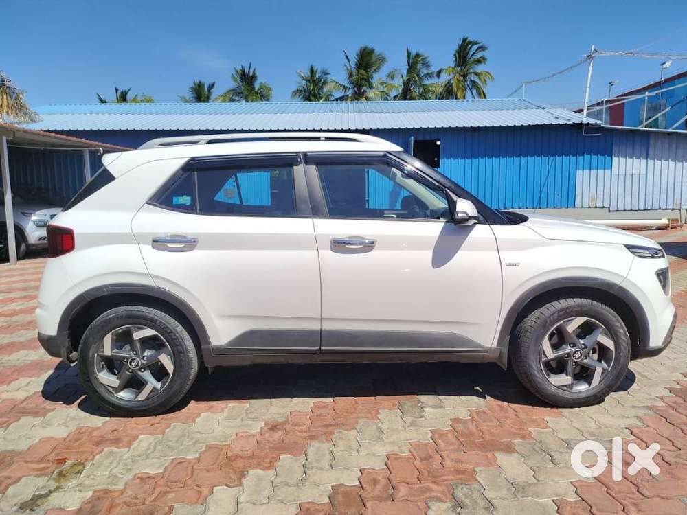 Hyundai Venue, 2021, Petrol