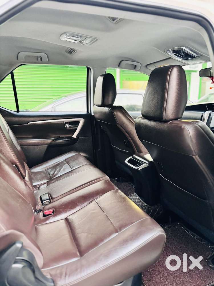 Toyota Fortuner 4x4 Manual Limited Edition, 2019, Diesel