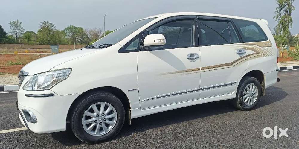 Toyota Innova 2014 Diesel 99000 Km Driven