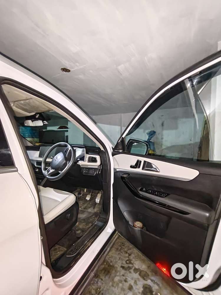 Xuv700 Ax7 Luxury Diesel(manual)