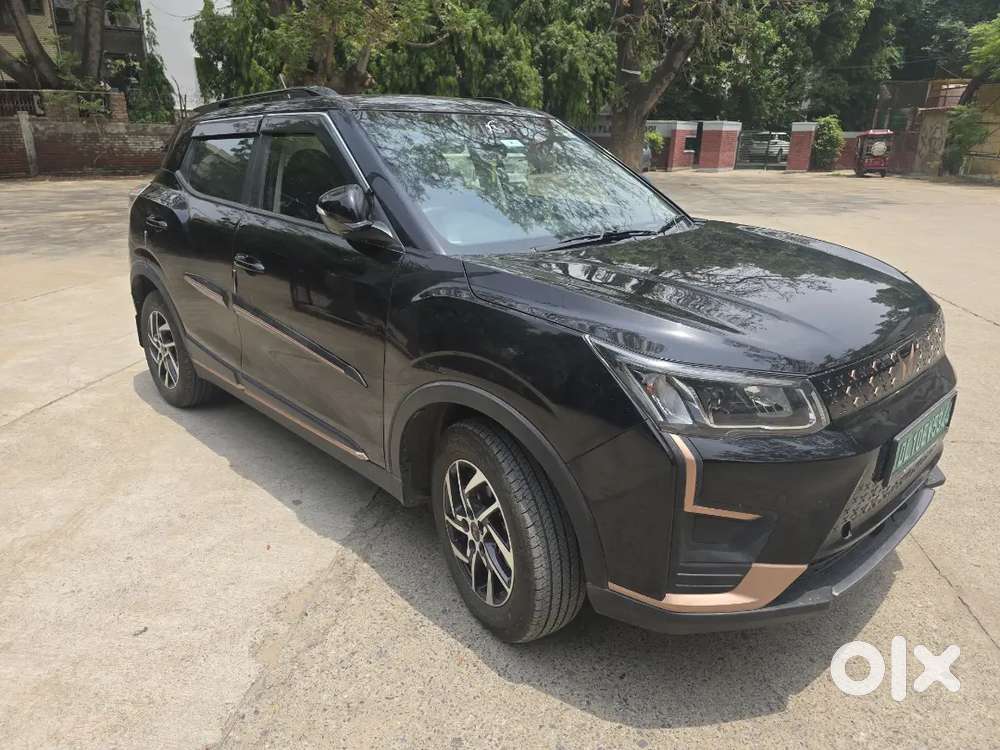 Xuv 400 Ev Black Colour