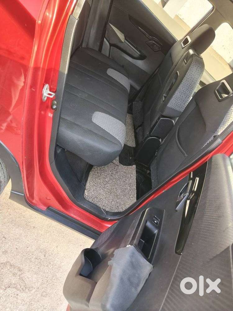 Mahindra Kuv 100 2016-2017 Mfalcon D75 K8 Dual Tone, 2017, Diesel
