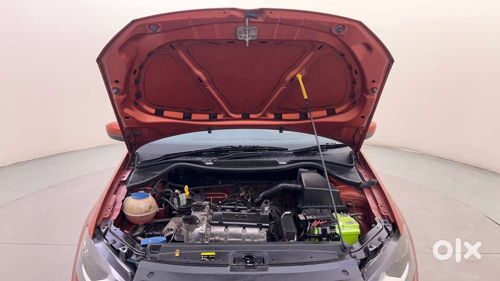 Volkswagen Polo Petrol Highline 1.2l, 2015, Petrol