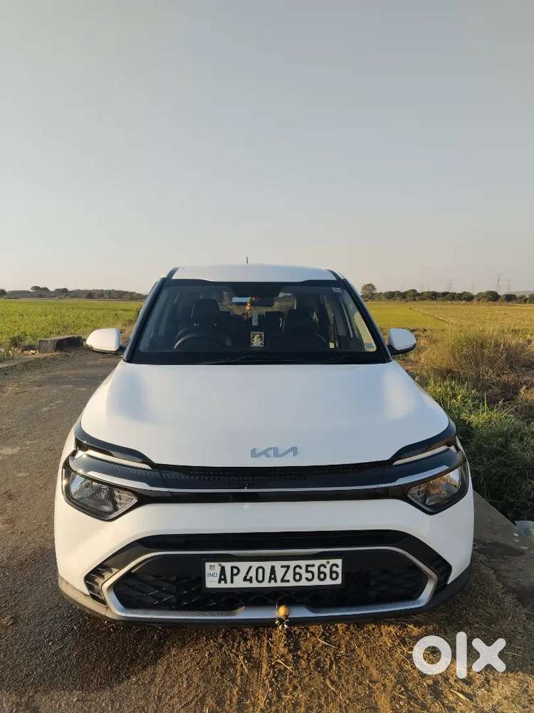 Kia Carens 2023 Diesel 170000 Km Driven