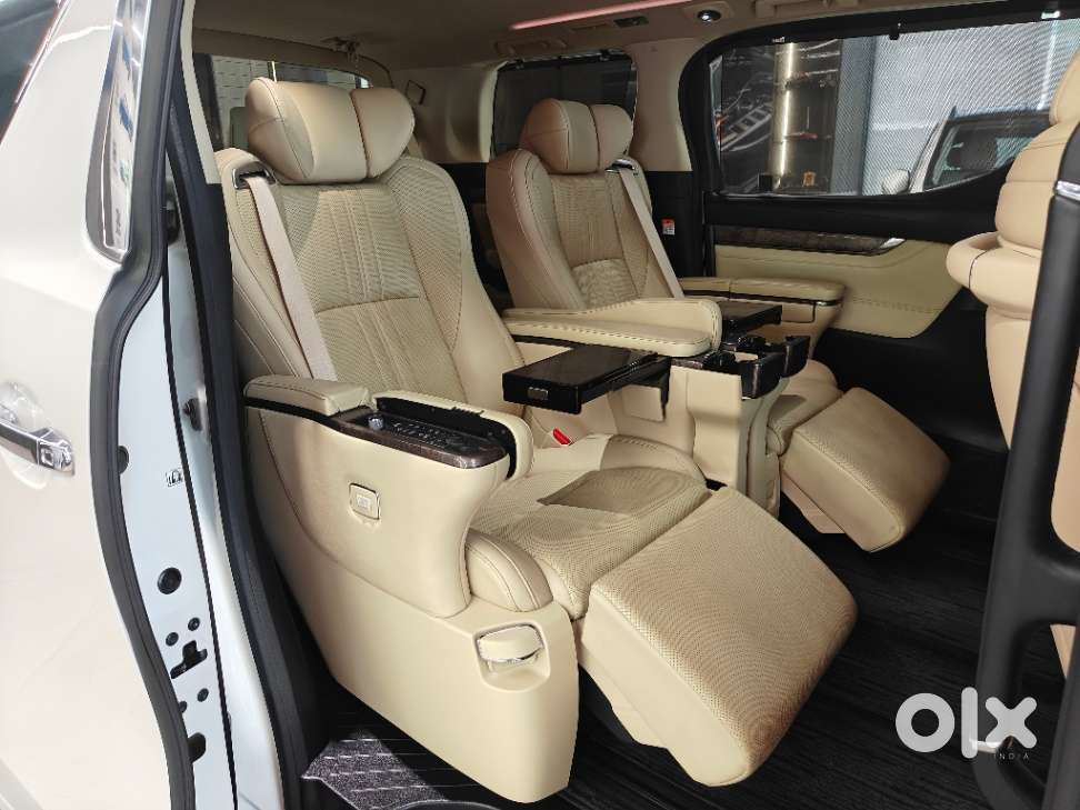 Toyota Vellfire Vip – Executive Lounge, 2023, Petrol