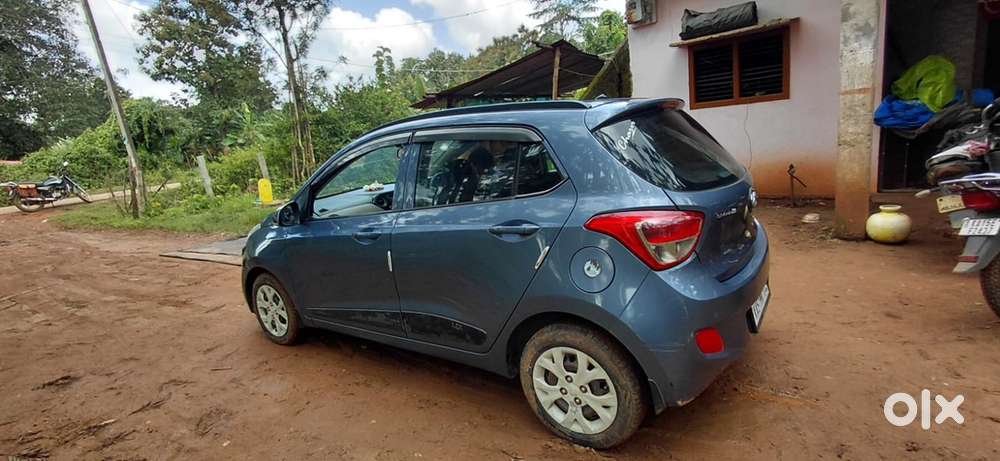 Hyundai Grand I10 2016 Petrol 121000 Km Driven