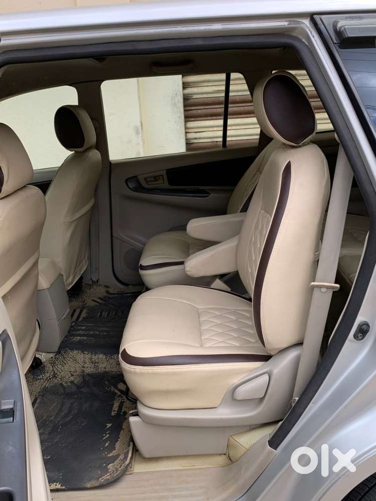 Toyota Innova Diesel Manual 2011 Year In Good & Excellent Condition