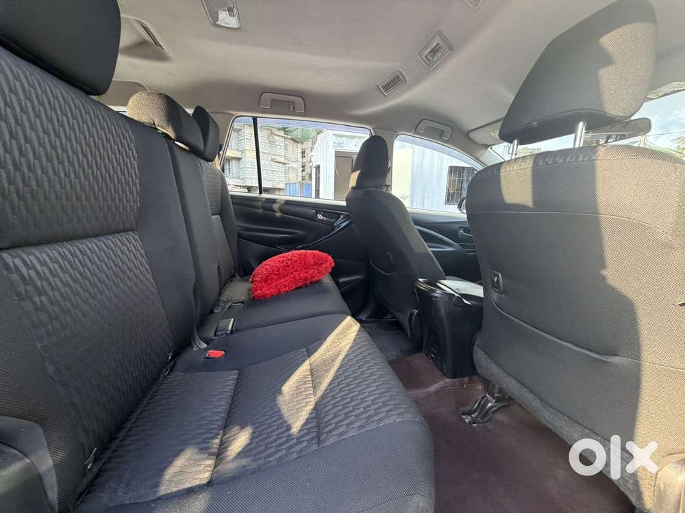 Toyota Innova Crysta 2.8 Gx At 8 Seater, 2017, Diesel
