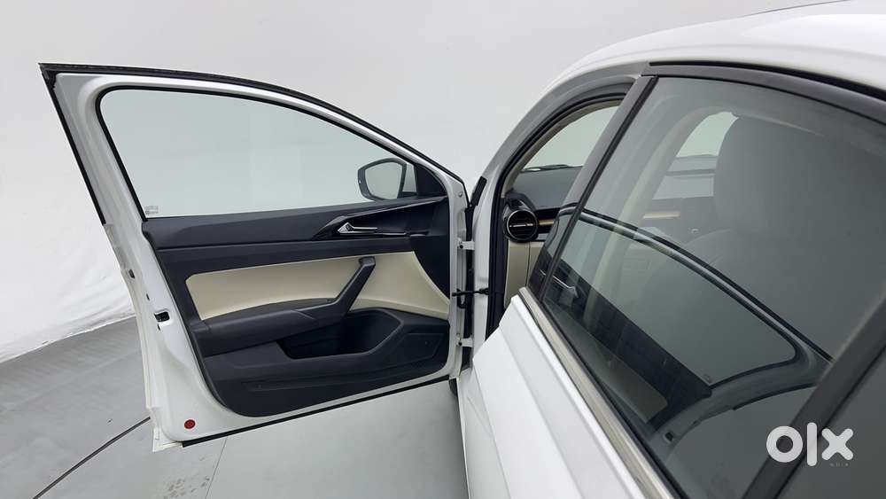 Skoda Slavia Style 1.0l Tsi At, 2022, Petrol