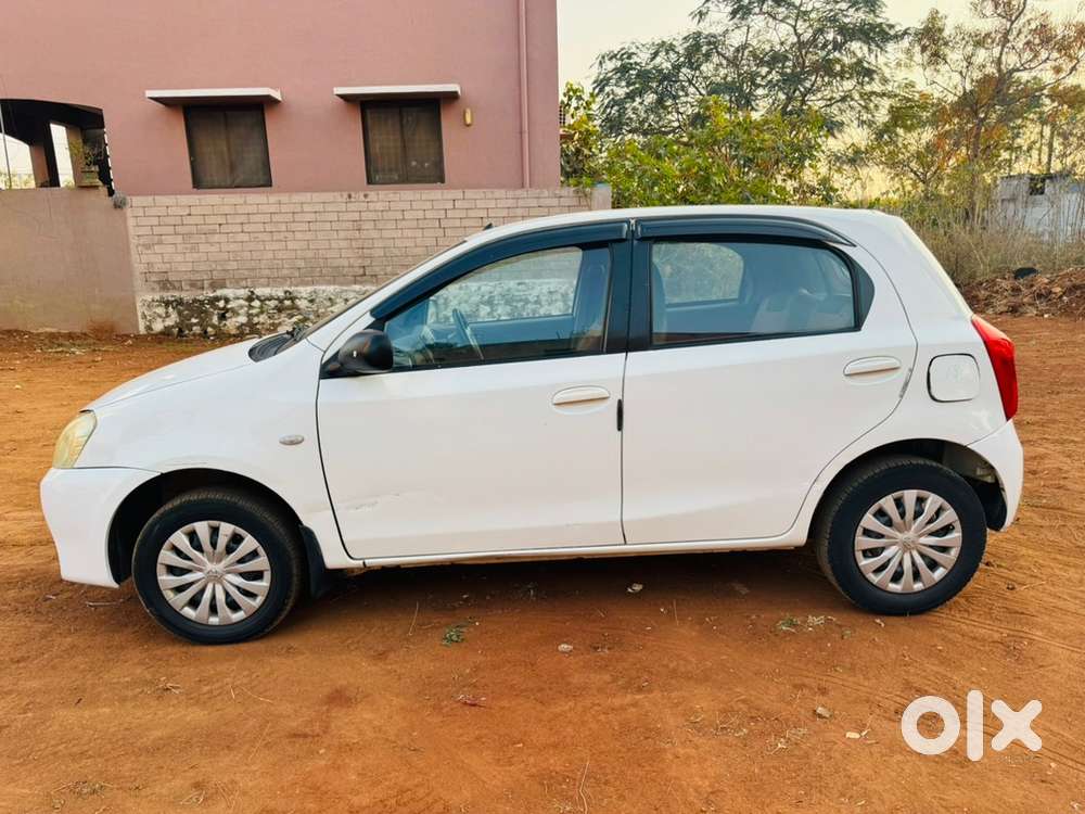 Toyota Etios Liva 2011 Petrol Well Maintained