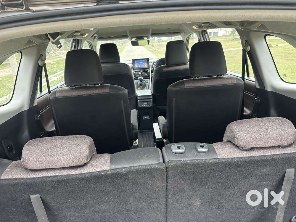 Toyota Innova Hycross 2.0 Vx Hybrid 7 Str, 2023, Petrol