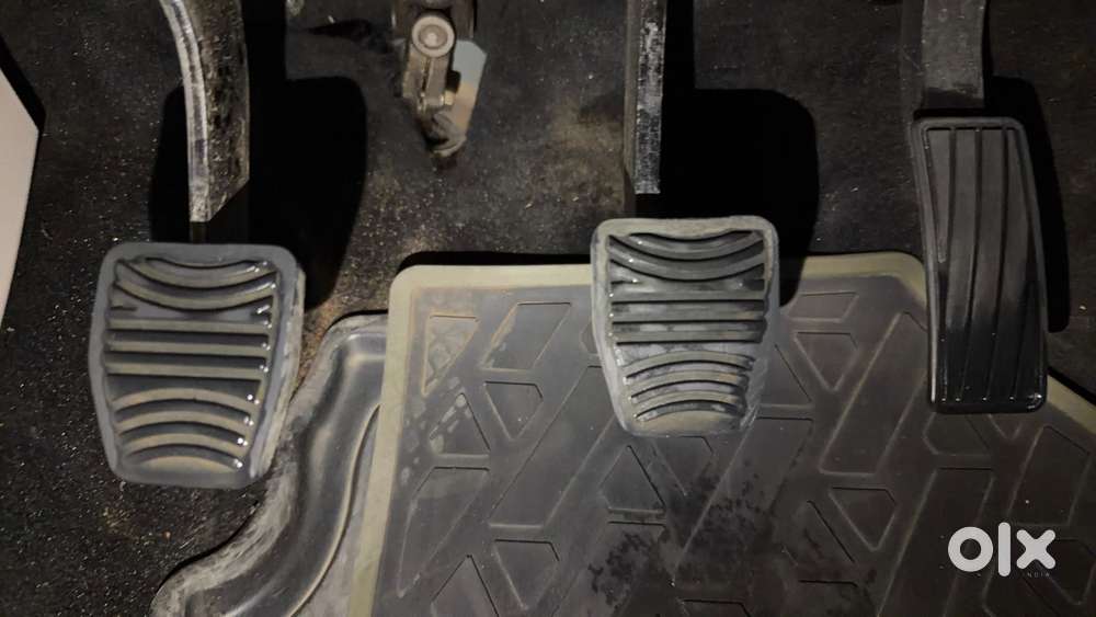 Mahindra Xuv300 W8, 2021, Petrol
