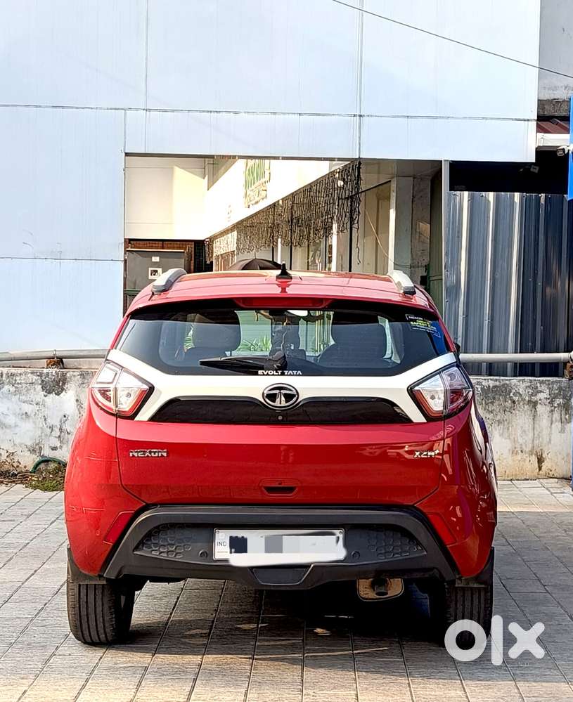 Tata Nexon 1.2 Revotron Xza Plus, 2019, Petrol