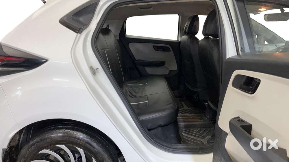 Tata Altroz 1.2 Xm Plus, 2021, Petrol