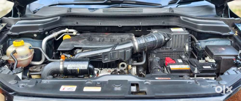 Mahindra Xuv 3xo Ax5 Pm Mt, 2024, Petrol