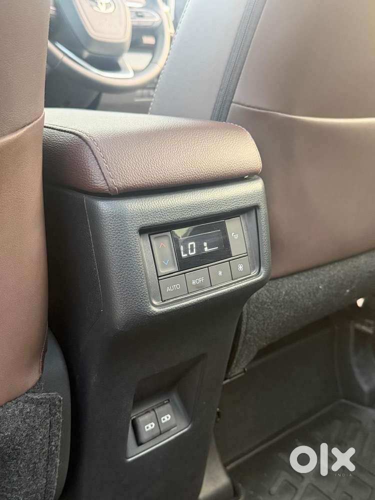 Toyota Innova Hycross 2.0 Zx (o) Hybrid 7 Str, 2026, Petrol