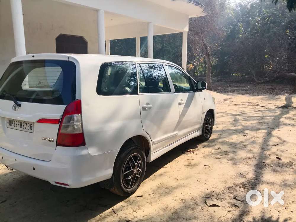 Toyota Innova Diesel 7 2014
