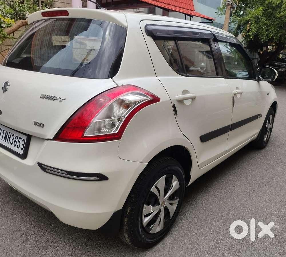Maruti Suzuki Swift Vxi + Manual, 2015, Petrol