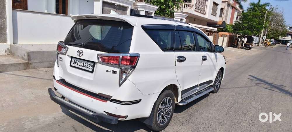 Toyota Innova Crysta 2.4 V 8 Str, 2024, Diesel