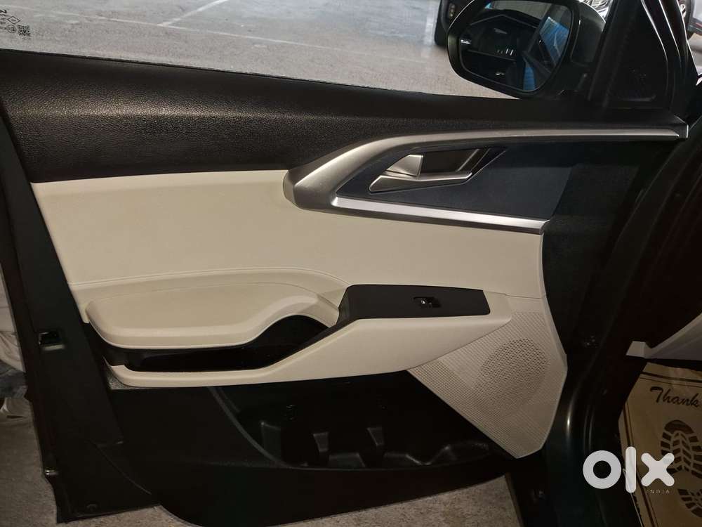 Kia Carens G 1.5 6mt Premium (o) 7-seater, 2024, Petrol