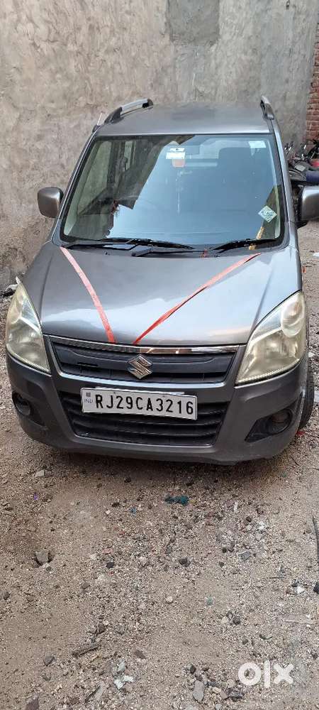 गुड कंडीशन कंपनी कलर्स वेल ओके गाड़ी