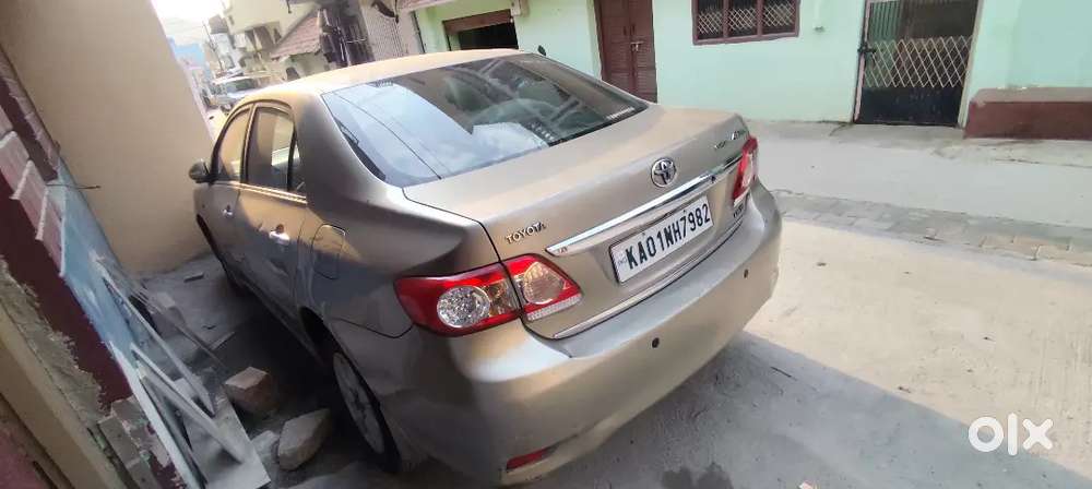 Toyota Corolla Altis 2011 Petrol Well Maintained