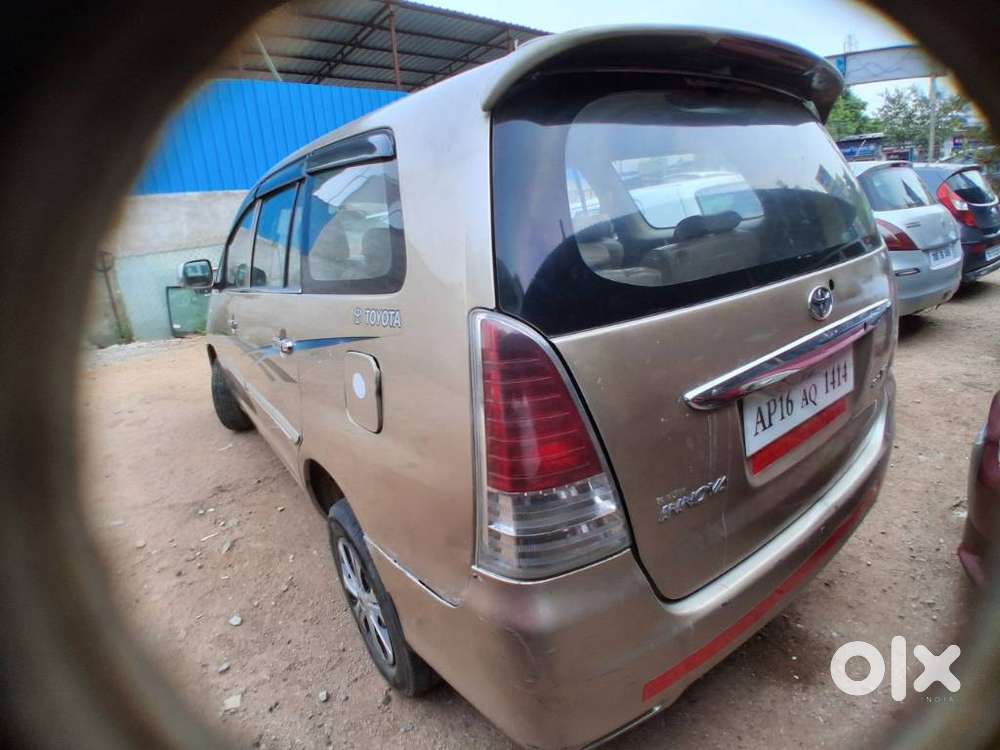 Toyota Innova 2.5 G (diesel) 8 Seater, 2005, Diesel