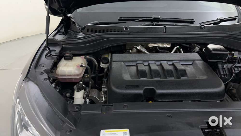 Mahindra Xuv700 2.2 Ax 5 Diesel At Str, 2024, Diesel