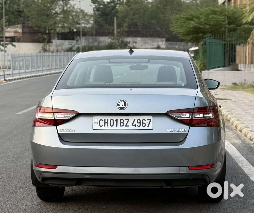 Skoda Superb Lk 1.8 Tsi At, 2019, Petrol