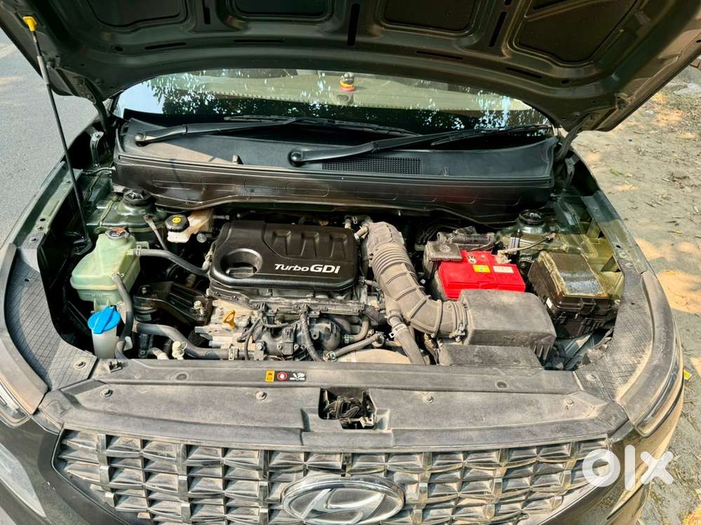 Like New 2019 October Hyundai Venue Top Model Automatic, Less Driven