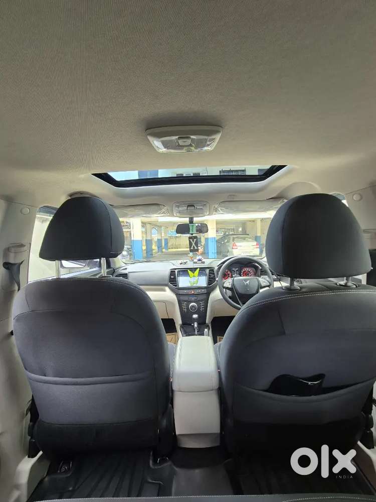 Mahindra Xuv300 2023 Petrol Well Maintained